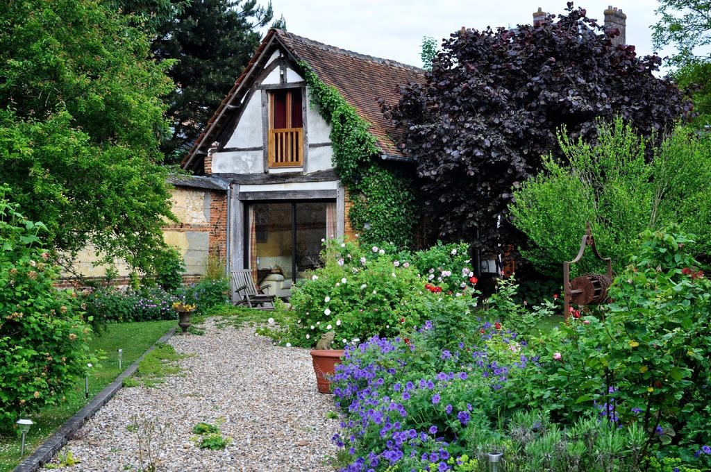 Au Fond Du Jardin Maison D'Hotes Saint-Saëns エクステリア 写真